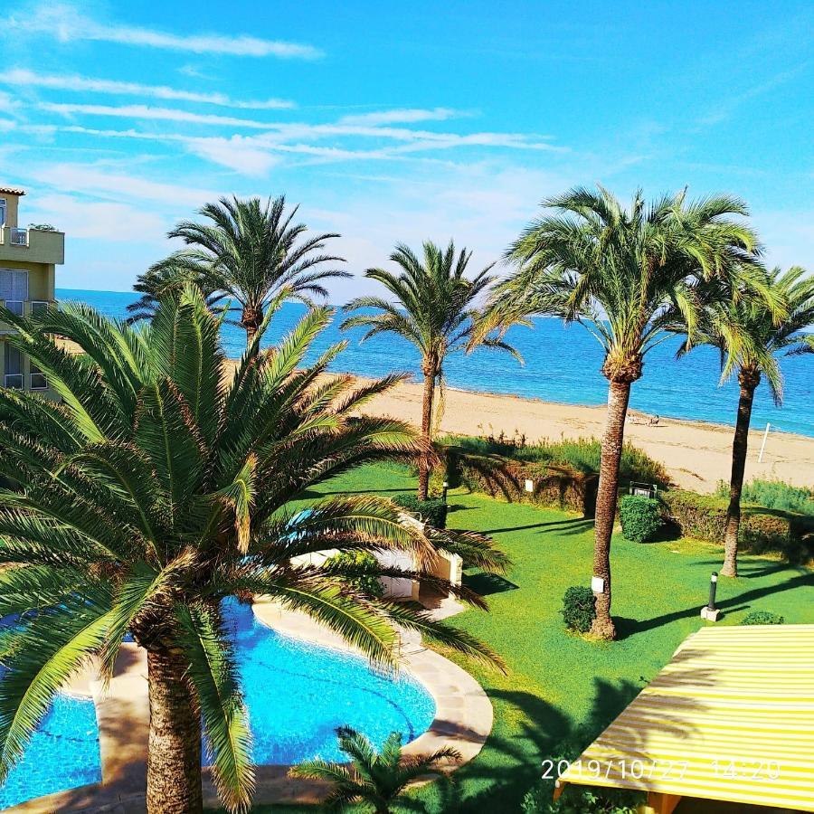 Estupendo Apartamento En Primera Linea De Playa Y Con Vistas Al Mar Denia Ngoại thất bức ảnh
