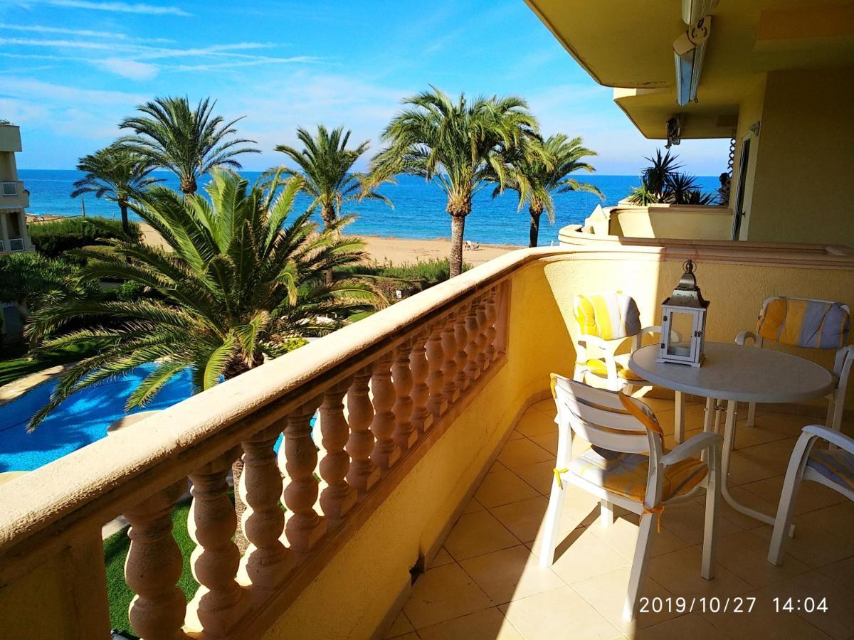 Estupendo Apartamento En Primera Linea De Playa Y Con Vistas Al Mar Denia Ngoại thất bức ảnh