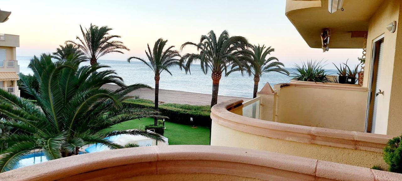 Estupendo Apartamento En Primera Linea De Playa Y Con Vistas Al Mar Denia Ngoại thất bức ảnh