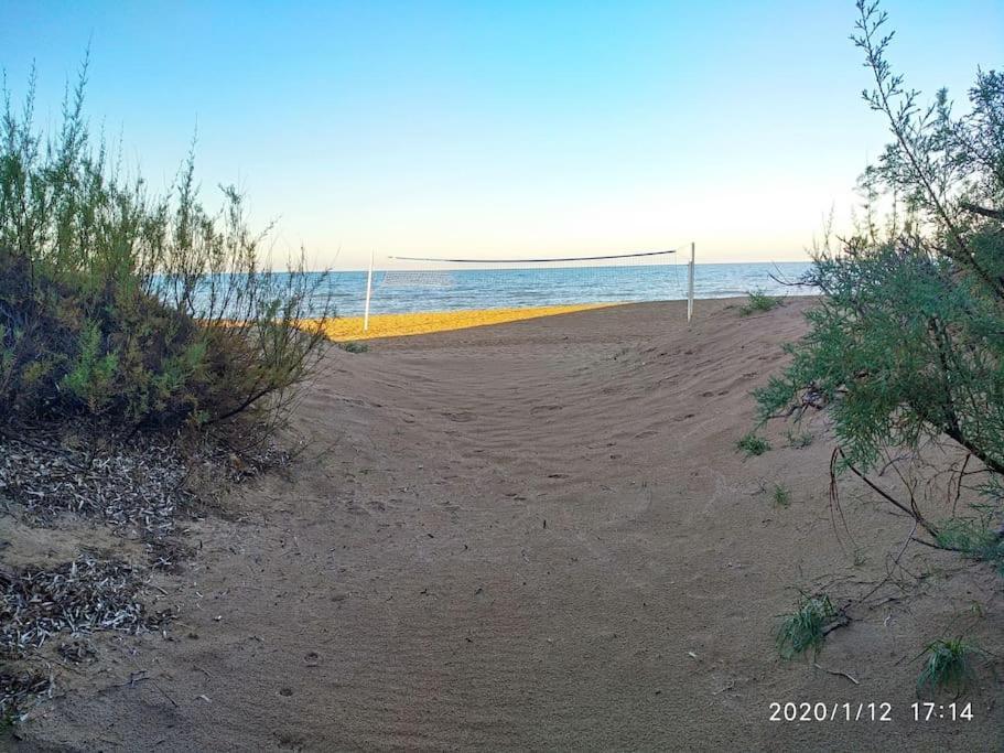 Estupendo Apartamento En Primera Linea De Playa Y Con Vistas Al Mar Denia Ngoại thất bức ảnh
