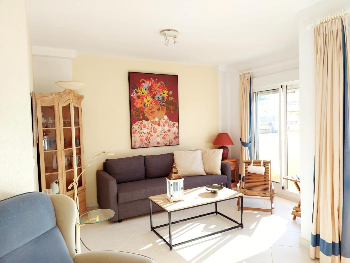 Estupendo Apartamento En Primera Linea De Playa Y Con Vistas Al Mar Denia Ngoại thất bức ảnh